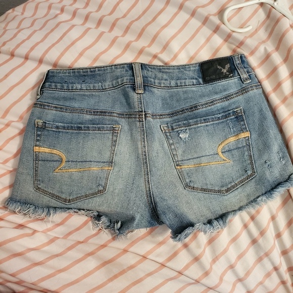 Shorts - Picture 2 of 3